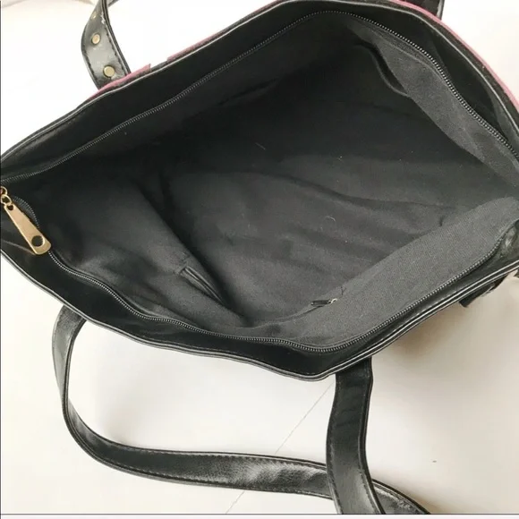 3/$20 Black And White Mosaic Stitch Purse - Picture 6 of 8